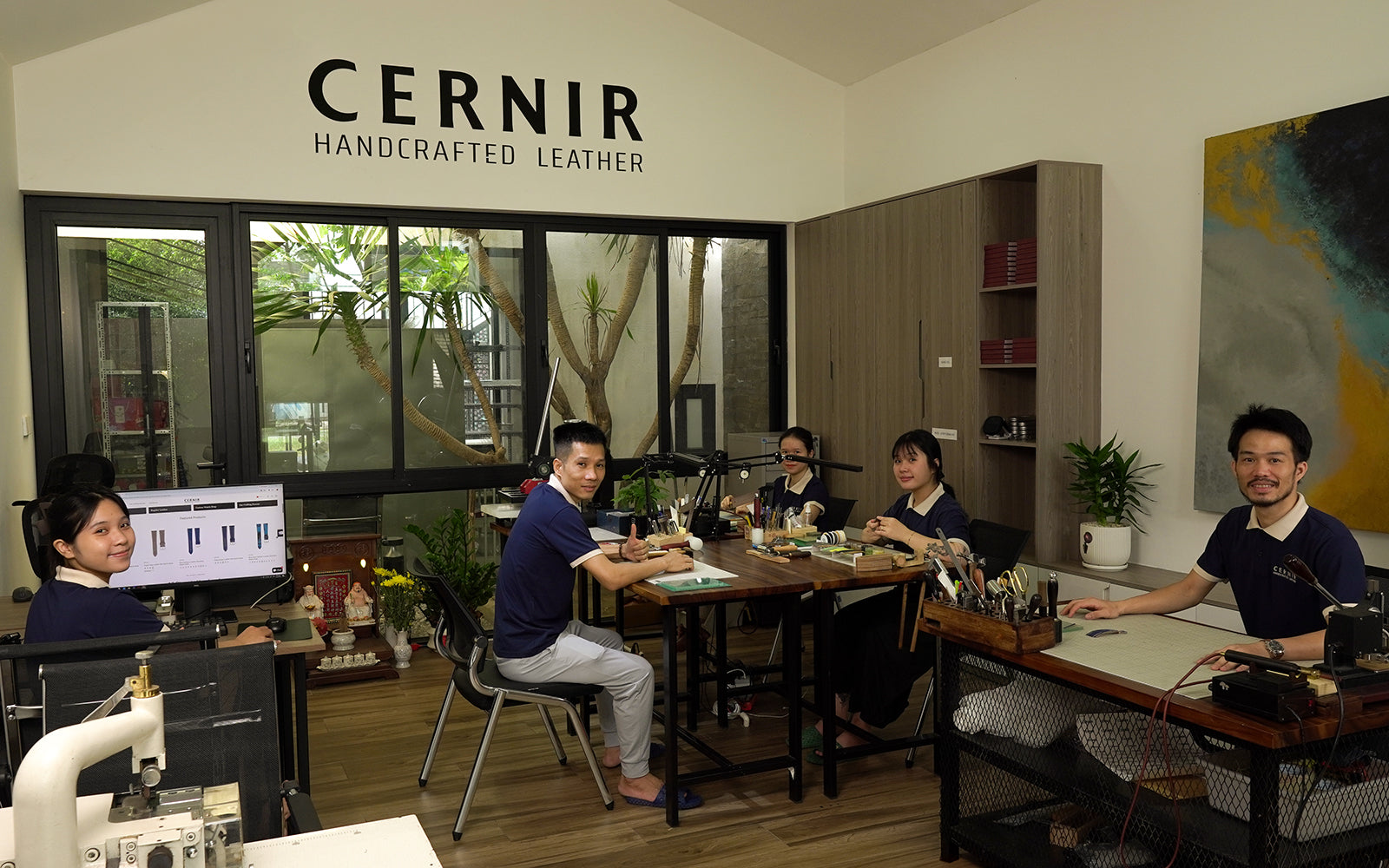A real morning inside the Cernir workshop